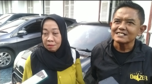 Yuli : Tuduhan Elly Gwandy, Itu Tidak Benar Dan Fitnah, Saya Akan Tuntut Balik Pencemaran Nama Baik | NEWS TV Indonesia Yuli : Tuduhan Elly Gwandy, Itu Tidak Benar Dan Fitnah, Saya Akan Tuntut Balik Pencemaran Nama Baik | NEWS TV Indonesia