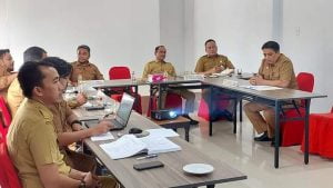 Pejabat Bupati Aceh Timur melakukan review Perjanjian Kinerja Kepada seluruh kepala Perangkat Daerah