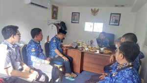 Memastikan kelancaran proses pengadaan barang/jasa tahun 2024, Sekretariat DPRD Provinsi Sulawesi Barat mengadakan rapat bersama Jajarannya