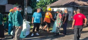 Koramil 1408-08/Makassar bersama warga Kerja Bakti bersihkan Selokan