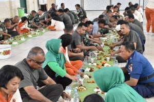Dandim 1408/Mks Beserta Jajarannya Melaksanakan Giat Olah Raga  Dan Makan Bersama Dalam Menyambut Bulan Suci Ramadhan | NEWS TV Indonesia