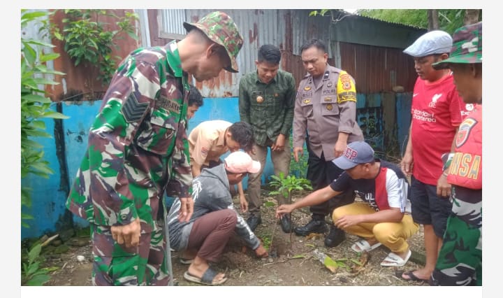 Koramil 1408-04/Bontoala libatkan seluruh Tripika dan warga dalam penanaman pohon buah | NEWS TV Indonesia