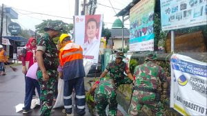 TNI Bersama Rakyat Bahu-Membahu Membersihkan Drainase | NEWS TV Indonesia TNI Bersama Rakyat Bahu-Membahu Membersihkan Drainase | NEWS TV Indonesia