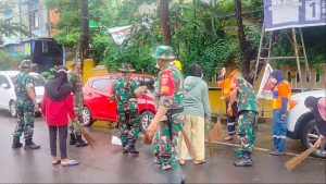 TNI Bersama Rakyat Bahu-Membahu Membersihkan Drainase | NEWS TV Indonesia TNI Bersama Rakyat Bahu-Membahu Membersihkan Drainase | NEWS TV Indonesia