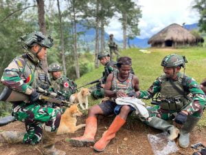 Melalui Komsos, Satgas Buaya Putih Kostrad Bantu Dan Dengarkan Keluhan Masyarakat | NEWS TV Indonesia Melalui Komsos, Satgas Buaya Putih Kostrad Bantu Dan Dengarkan Keluhan Masyarakat | NEWS TV Indonesia
