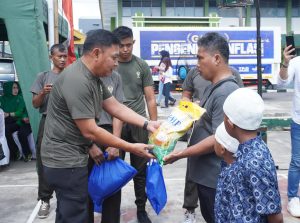 Gebyar Pasar Murah Di Lapangan Hasanuddin Stand Kodim 1408/MKS Diserbu Warga