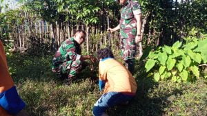 Mamfaatkan musim hujan untuk penanaman pohon, Koramil 1408-12/Tamalanrea libatkan seluruh warga di wilayahnya | NEWS TV Indonesia