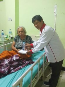 Keluarga Besar Pendamping Kebijakan Pemerhati Masyarakat Menyalurkan Jum'at Berkah Dan Berbagi Takjil Di Rsud.Haji Makassar | NEWS TV Indonesia Keluarga Besar Pendamping Kebijakan Pemerhati Masyarakat Menyalurkan Jum'at Berkah Dan Berbagi Takjil Di Rsud.Haji Makassar | NEWS TV Indonesia