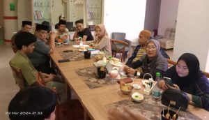Wartawan News tv mengabadikan jumpa pers koalisi Relawan Indonesia emas (KRIE) diMakassar Sulawesi Selatan | NEWS TV Indonesia