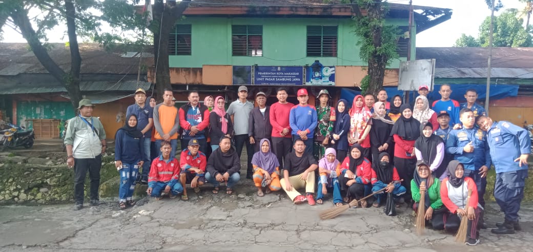 Koramil 1408-05/Mariso Gelar Kegiatan Karya Bhakti Pembersihan Pasar & Selokan Wilaya Kelurahan Tamarunang | NEWS TV Indonesia