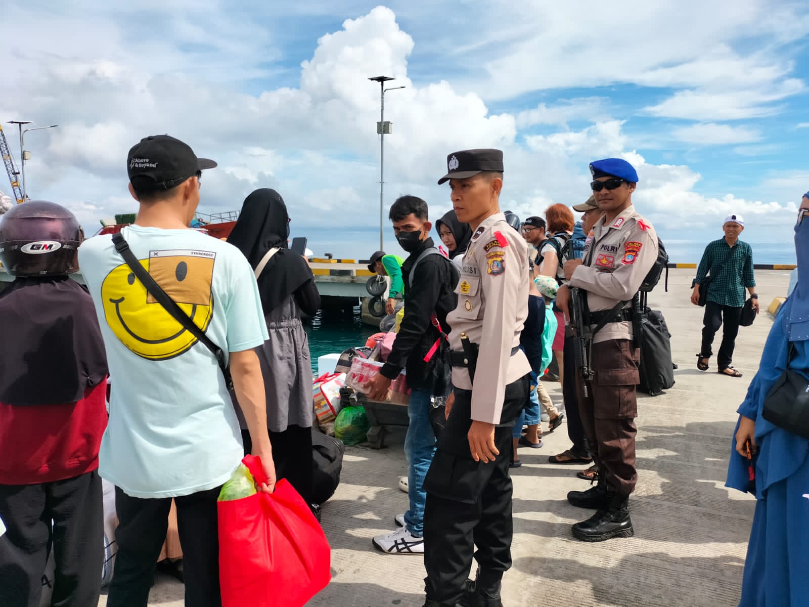 Pemantauan Arus Mudik Jelang Hari Raya Idul Fitri 1445 H Di Pelabuhan Ampana | NEWS TV Indonesia