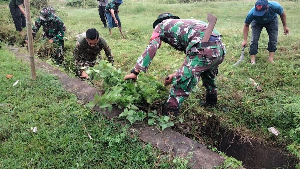 Koramil 1426-07/Pattallassang Rangkul Warga Gelar Kerja Bakti | NEWS TV Indonesia