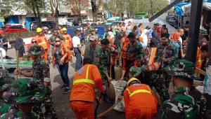 Koramil 07/Ujung Pandang Laksanakan Karya Bhakti pembersihan Pasar | NEWS TV Indonesia Koramil 07/Ujung Pandang Laksanakan Karya Bhakti pembersihan Pasar | NEWS TV Indonesia