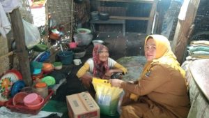 Anak Yatim dan Orang Tua Jompo Sasaran THR Pihak Disdukcapil Jeneponto