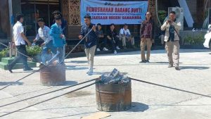 Kejari dan BNNK Samarinda Lakukan Pemusnahan Barang Bukti