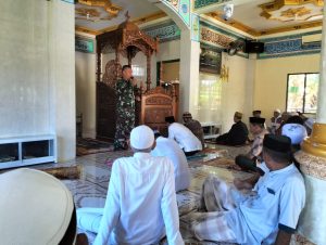 Jalin Silaturahmi, Danramil 1404-06 Duampanua Shalat Jum’at Bersama Warga Binaan