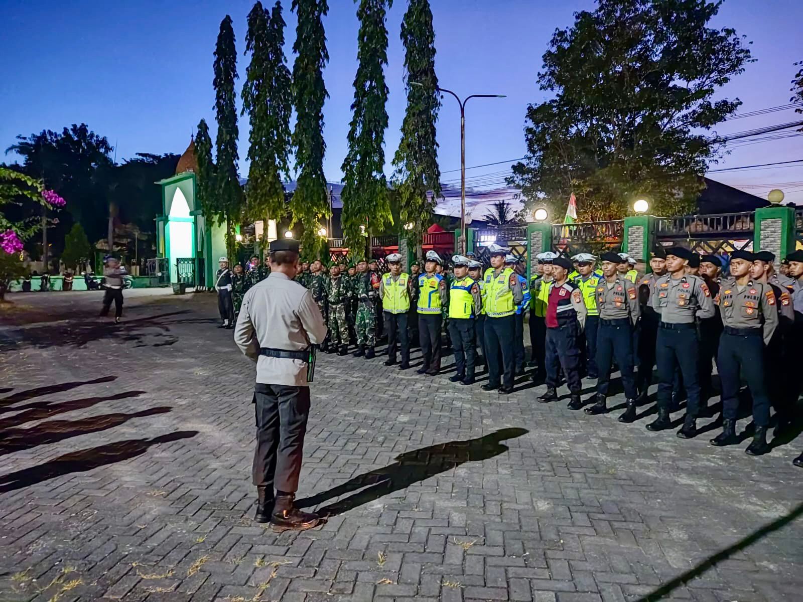 302 Personil Gabungan Amankan Pemberangkatan Calon Jamaah Haji Kloter 19 Kabupaten Takalar | NEWS TV Indonesia