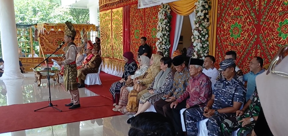 Pemkab Bolmong Gelar Prosesi Adat Sambut Pj Bupati Jusnan Mokoginta | NEWS TV Indonesia Pemkab Bolmong Gelar Prosesi Adat Sambut Pj Bupati Jusnan Mokoginta | NEWS TV Indonesia