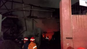 Api Lahap 3 Bangunan di Palaran
