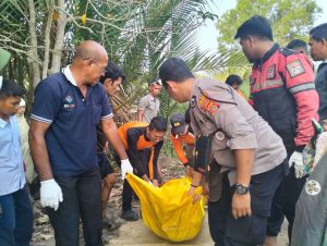 Penemuan Mayat Wanita di Sungai Desa Paloh Gadeng Gegerkan Warga