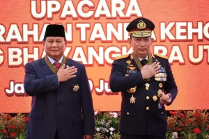 Prabowo Subianto Terima Penghargaan Tanda Kehormatan Bintang Bhayangkara Utama Polri