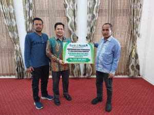 Pj. Bupati Aceh Timur Terima Zakat Perusahaan BAS Cabang Idi Rp 500 Juta