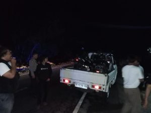 *Personil Polsek Batang Polres Jeneponto Bubarkan Aksi Perang Kelompok Antara Warga Jeneponto Dengan Warga Bantaeng*