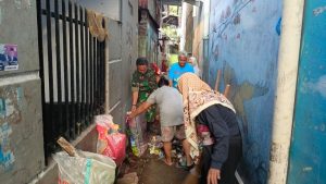 KORAMIL 1408-06/MAMAJANG&nbsp; MELAKSANAKAN KARYA BAKTI UNTUK MENCEGAH BANJIR DAN WABAH PENYAKIT | NEWS TV Indonesia