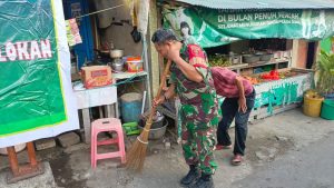KORAMIL 1408-06/MAMAJANG  MELAKSANAKAN KARYA BAKTI UNTUK MENCEGAH BANJIR DAN WABAH PENYAKIT