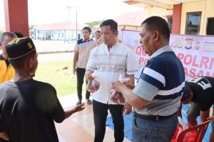 Polres Pasangkayu Berbagi di Hari Raya Idul Adha 10 Dzulhijjah 1445 H, Qurban 7 Ekor Sapi