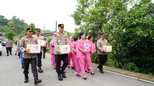 Sambut Hari Bhayangkara ke-78, Polda Sulbar Dan Polresta Mamuju Gelar Bakti Sosial Dan Pengobatan Gratis