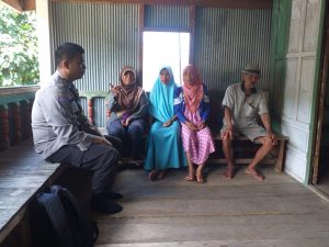 Ketua RT, Bhabinkamtibmas Sambang Menghimbau Warga di Lingkupnya Untuk Ciptakan Suasana Aman Kondusif