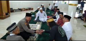 Jumat Curhat di Mesjid Fastabiqul Khaerat BTP, Kapolsek Tamalanrea  Dengarkan Aspirasi Warga