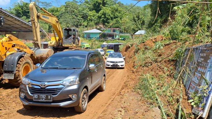 Tim Sar Batalyon A Pelopor: Jalan Lintas Curup-Lebong Sudah Bisa Dilewati | NEWS TV Indonesia