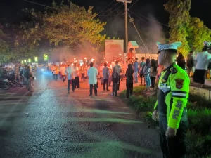 Polres Majene Terjunkan Puluhan Personel untuk Amankan Pawai Obor Malam Takbiran Idul Adha 10 Dzulhijjah 1445 Hijriyah