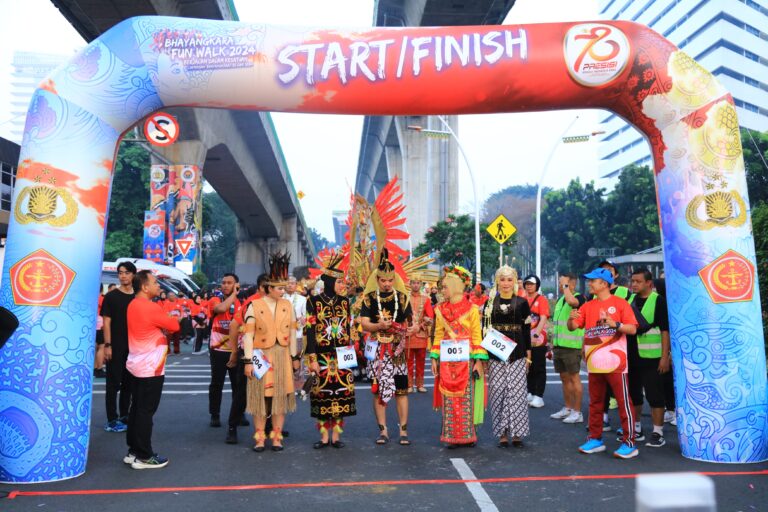Kapolri Buka Bhayangkara Fun Walk 2024: Bersama Bergerak untuk Persatuan | NEWS TV Indonesia
