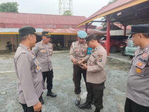 Kapolsek Ampana Kota Laksanakan WASDALBIN Kepada Personilnya