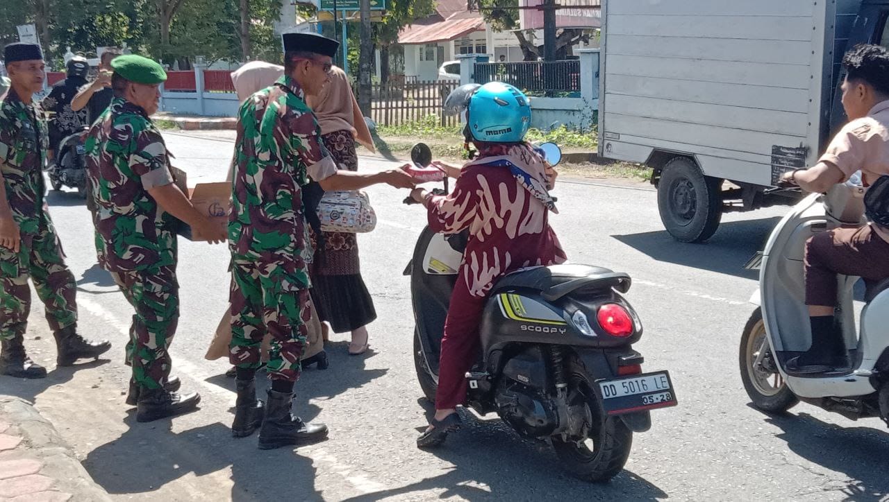 Jumat Berkah, Personel Koramil 1426-03/Galut Kembali Berbagi Untuk Warga | NEWS TV Indonesia