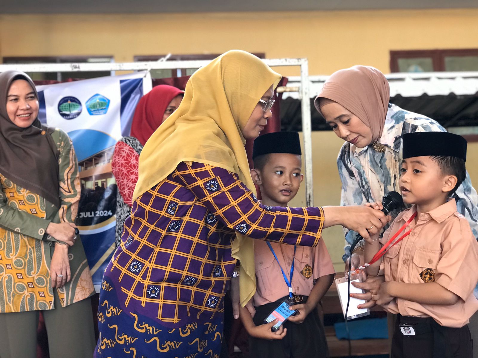 Bunda PAUD Takalar Memantau MPLS di SD Negeri No 7 Tala dan SD IT Wihdatul Ummah | NEWS TV Indonesia