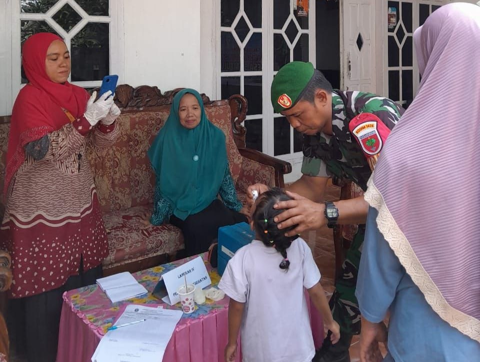 Kegiatan Pendampingan Babinsa Desa Sampulungan Pada Kegiatan Pekan Imunisasi Nasional (PIN) Polio | NEWS TV Indonesia