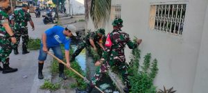Danramil 07- Up Bersama Warga Dukung Program Lingkungan Bersih Laksanakan Karya Bakti Bersihkan Selokan