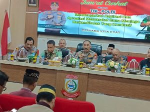 Tim Jumat Curhat Polda Sulsel Sambangi Kantor Camat Ujung Tanah