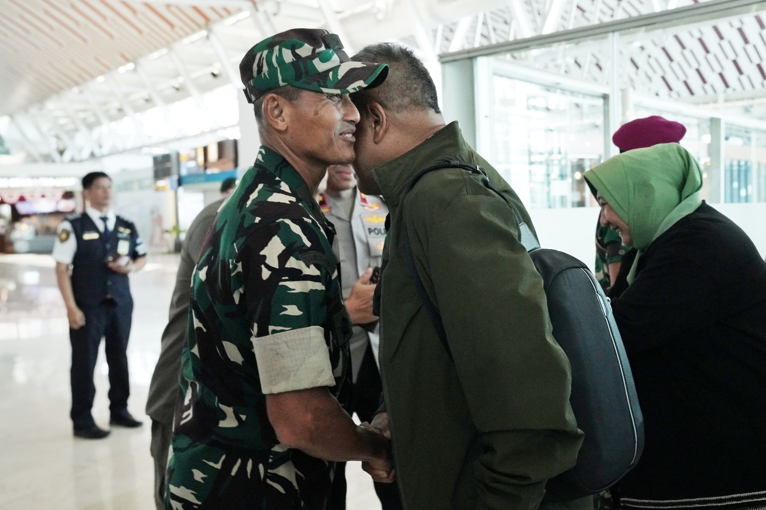 Kasdam XIV/Hsn Mewakili Pangdam, Sambut Kedatangan Pangkostrad di Kota Makassar | NEWS TV Indonesia