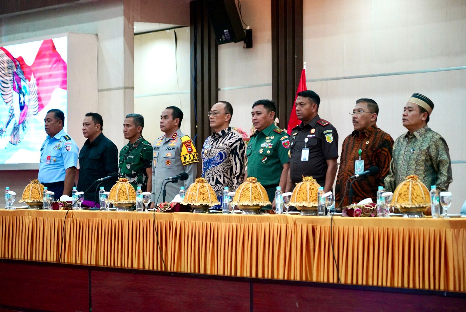 Pangdam XIV/Hsn Mengikuti Rakor Bersama Forkopimda Dalam Rangka Deteksi Dini Potensi ATHG Pada Pilkada Serentak Tahun 2024 | NEWS TV Indonesia