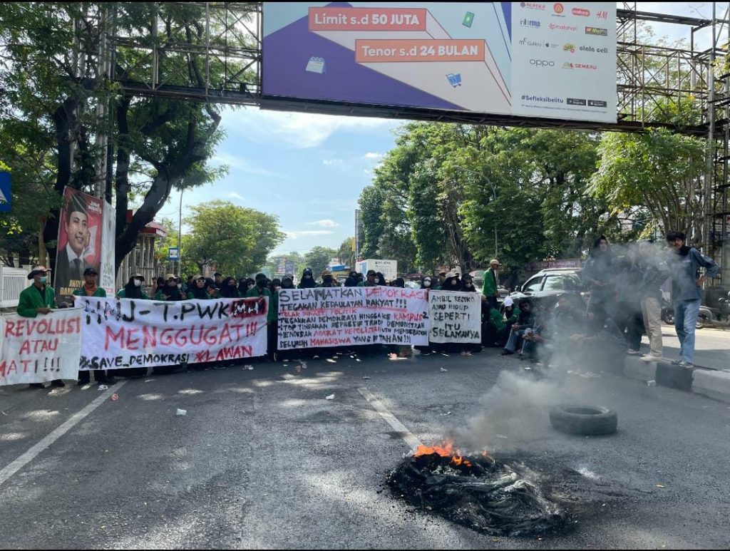 Mahasiswa UIN Alauddin Makassar Gelar Aksi Tolak Dinasti Politik dan Tuntut Penghentian Tindakan Represif | NEWS TV Indonesia