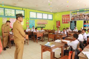 Pantau UPT SMP Negeri 1 Polongbangkeng Utara, Pj. Bupati Takalar : Fokus pada Keaktifan Pembelajaran dan Pencegahan Kekerasan