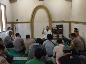 Pupuk Keimanan Dan Ketaqwaan, Personil Polsek Bontoala Ikuti Pembinaan Rohani Dan Mental