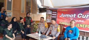 *Pelaksanaan Jumat Curhat oleh Waka Polres Jeneponto Di Desa Mallasoro*