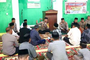 Wakapolres Pimpin Kegiatan “Jumat Curhat” untuk Mendengar Aspirasi Warga