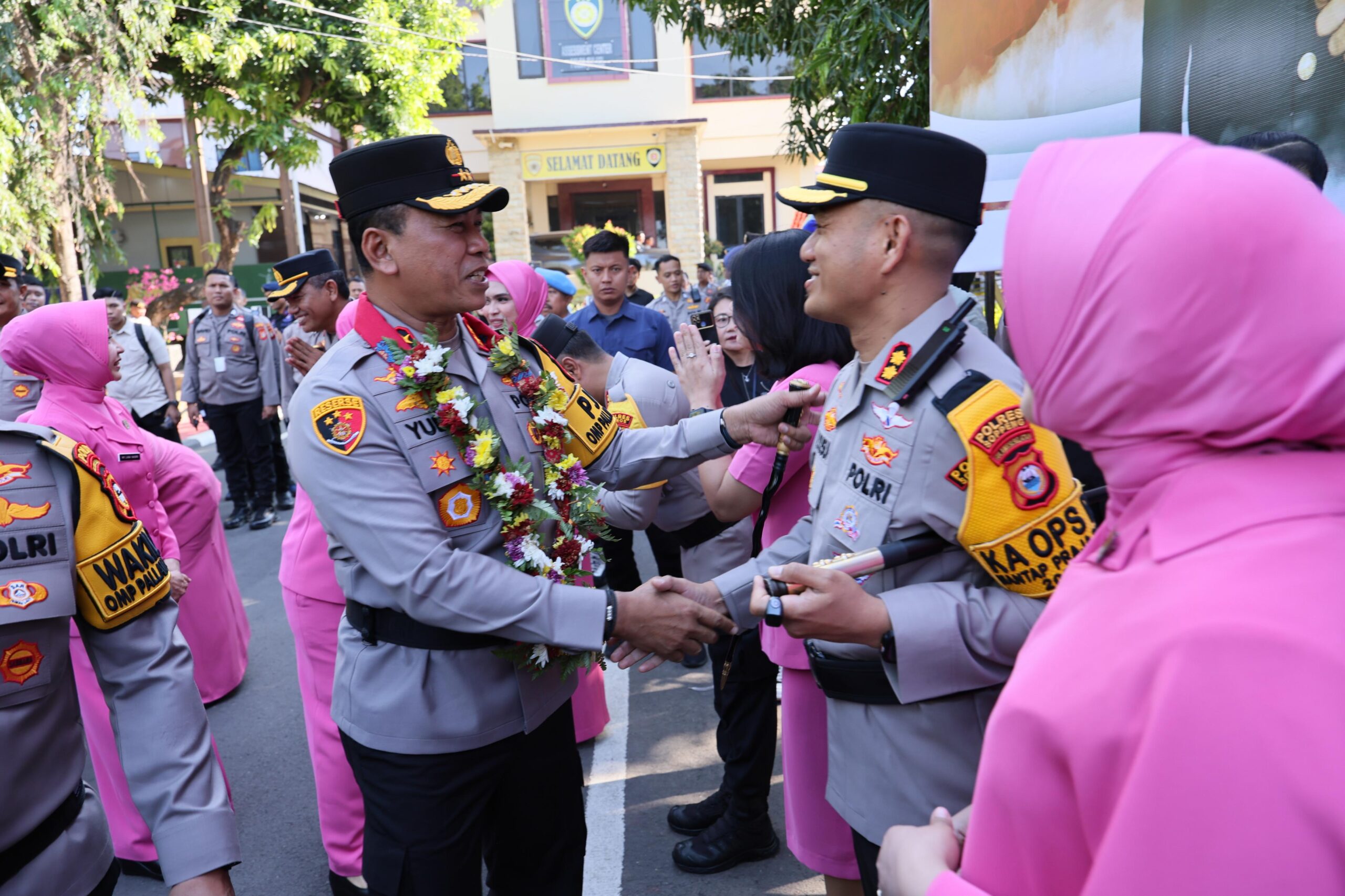 Tradisi Penyambutan Kapolda Sulsel Irjen Pol. Dr (c) Yudhiawan S.H., S.I.K., M.H., M.Si. Di Mako Polda Sulsel | NEWS TV Indonesia